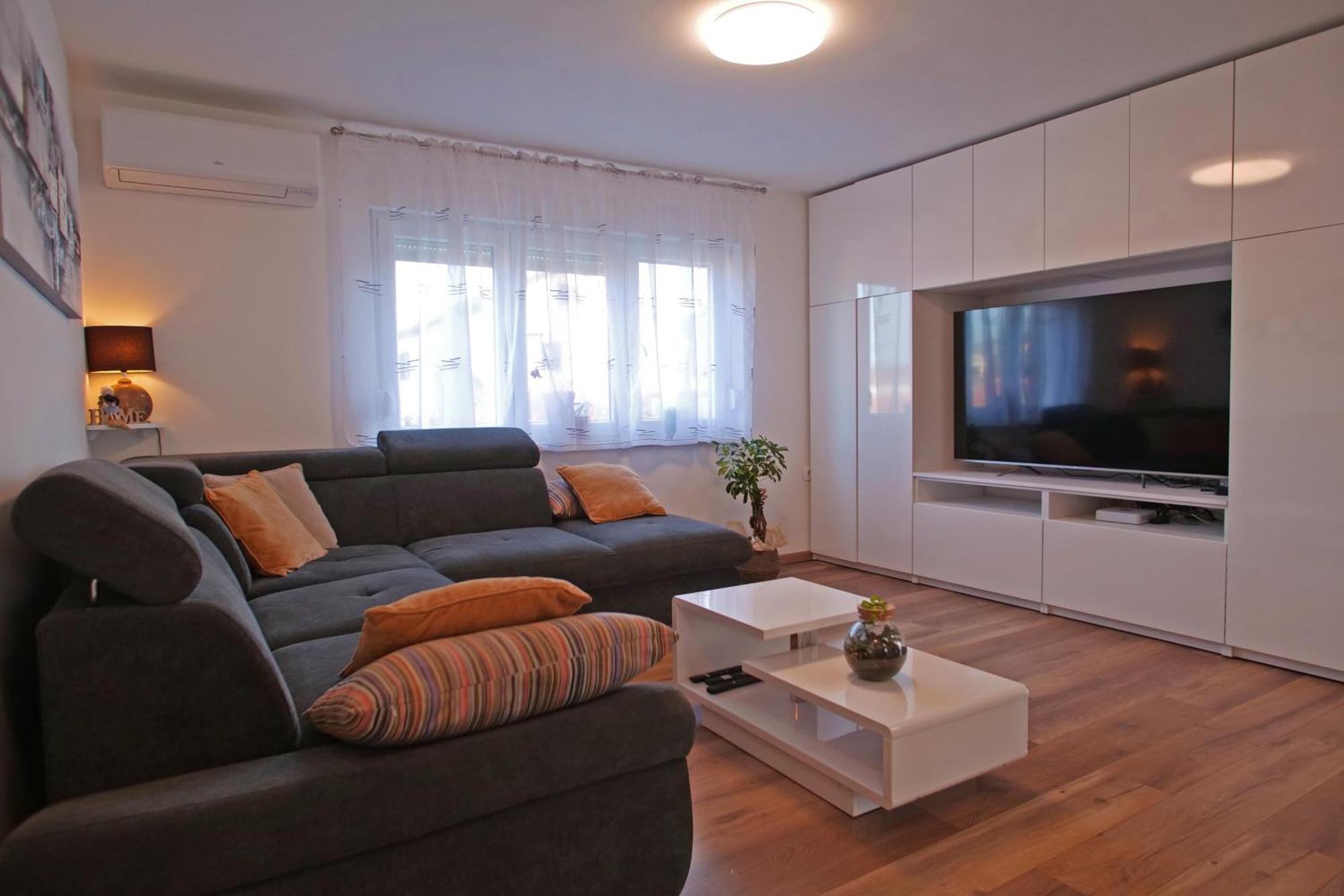 House Bonita Pula